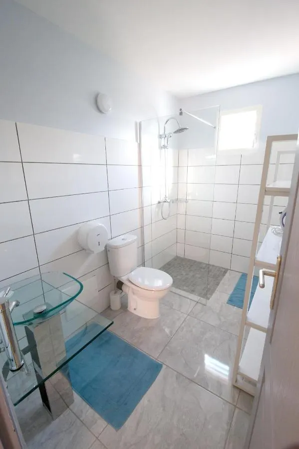 Apartment Appartement Charmant A Deshaies Piscine Partagee 46 M²